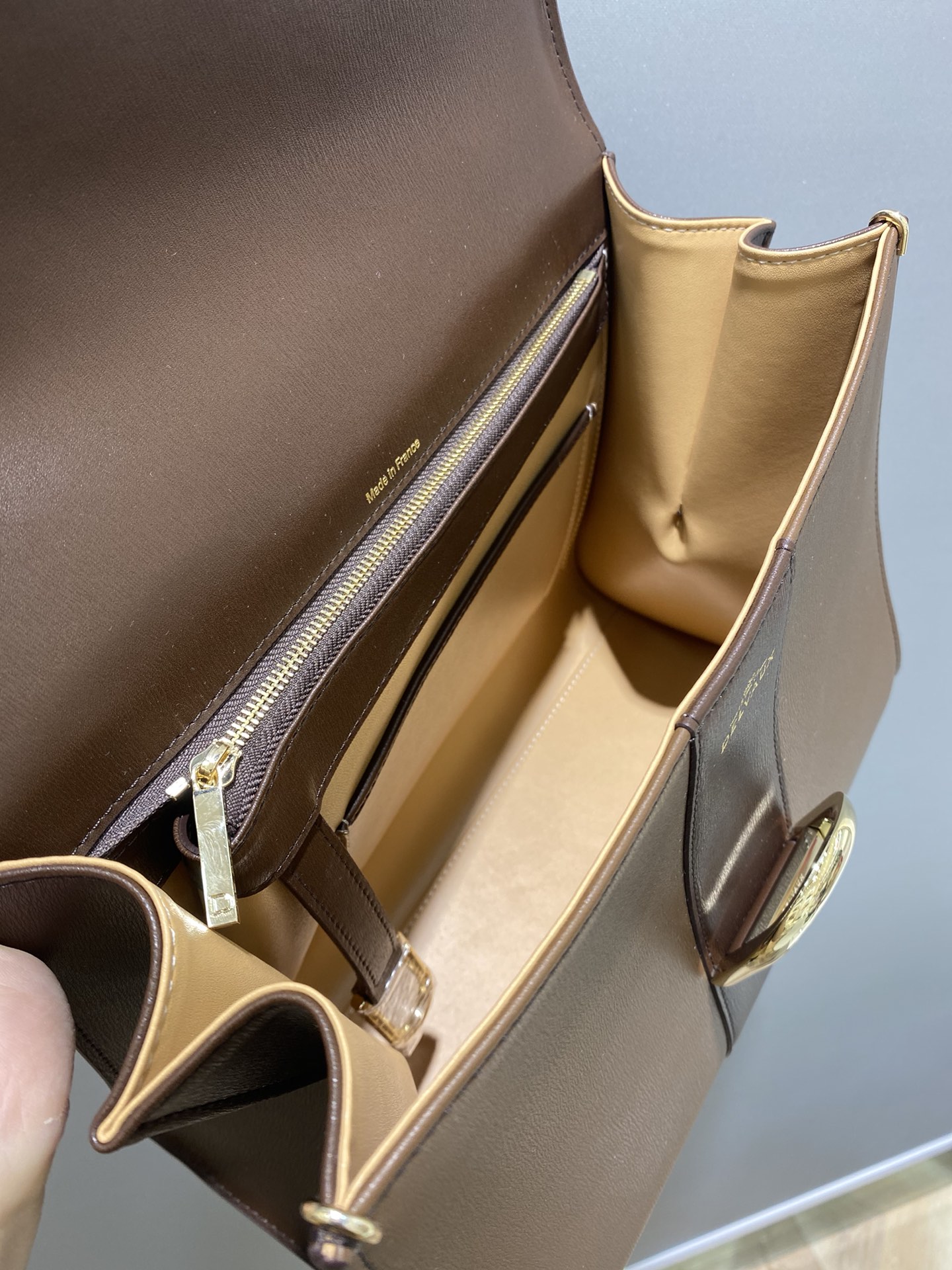 델보 브리앙 박스백 미듐